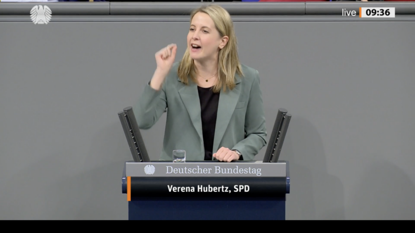 Verena Hubertz bei ihrer Rede im Deutschen Bundestag zum Jahreswirtschaftsbericht 2022